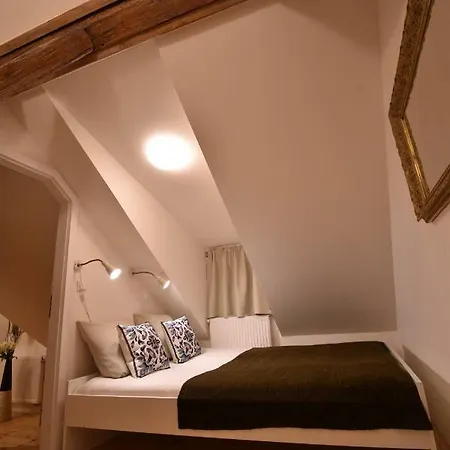 Romantic Downtown Attic * Πράγα
