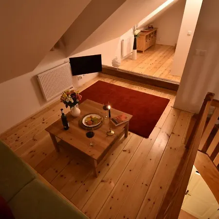 Διαμέρισμα Romantic Downtown Attic Πράγα