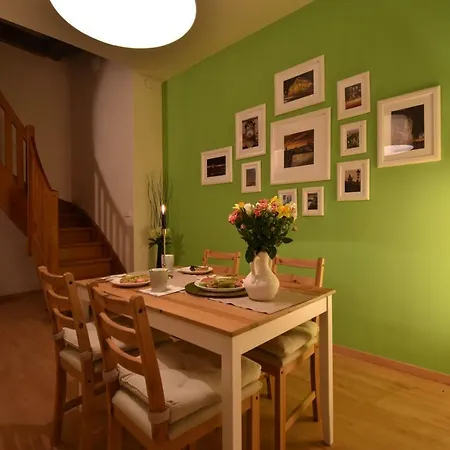 Romantic Downtown Attic * Πράγα