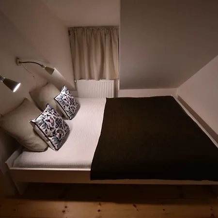 Romantic Downtown Attic *