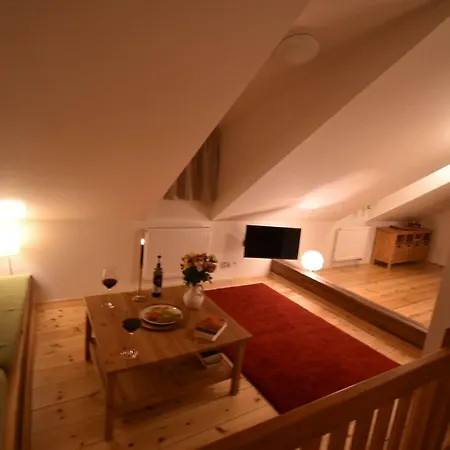Apartamento Romantic Downtown Attic *