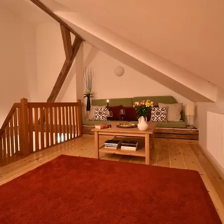Romantic Downtown Attic * プラハ