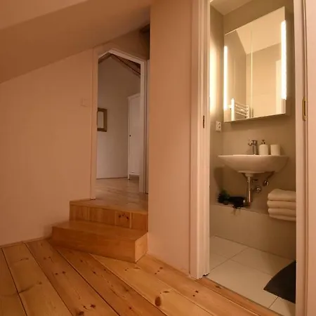 Romantic Downtown Attic Praga